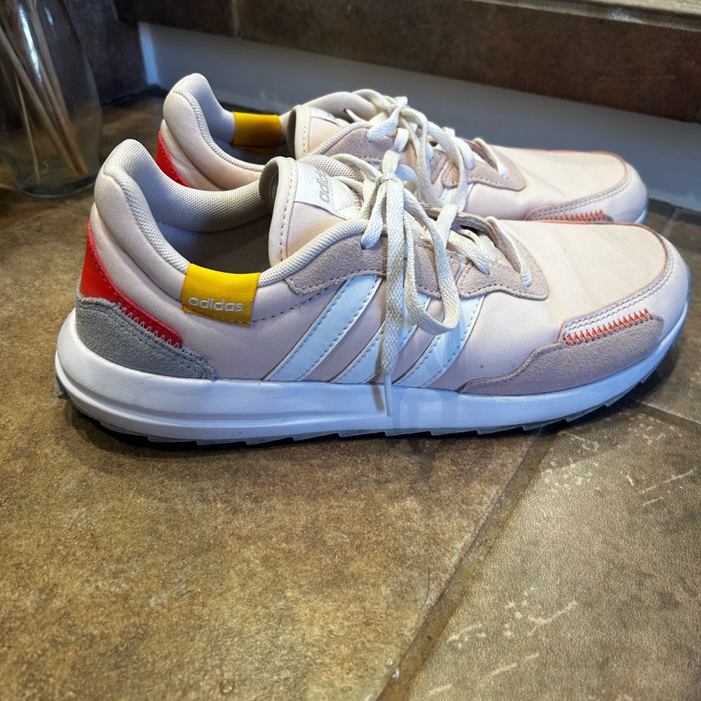 Women’s pink Adodas size 8.5